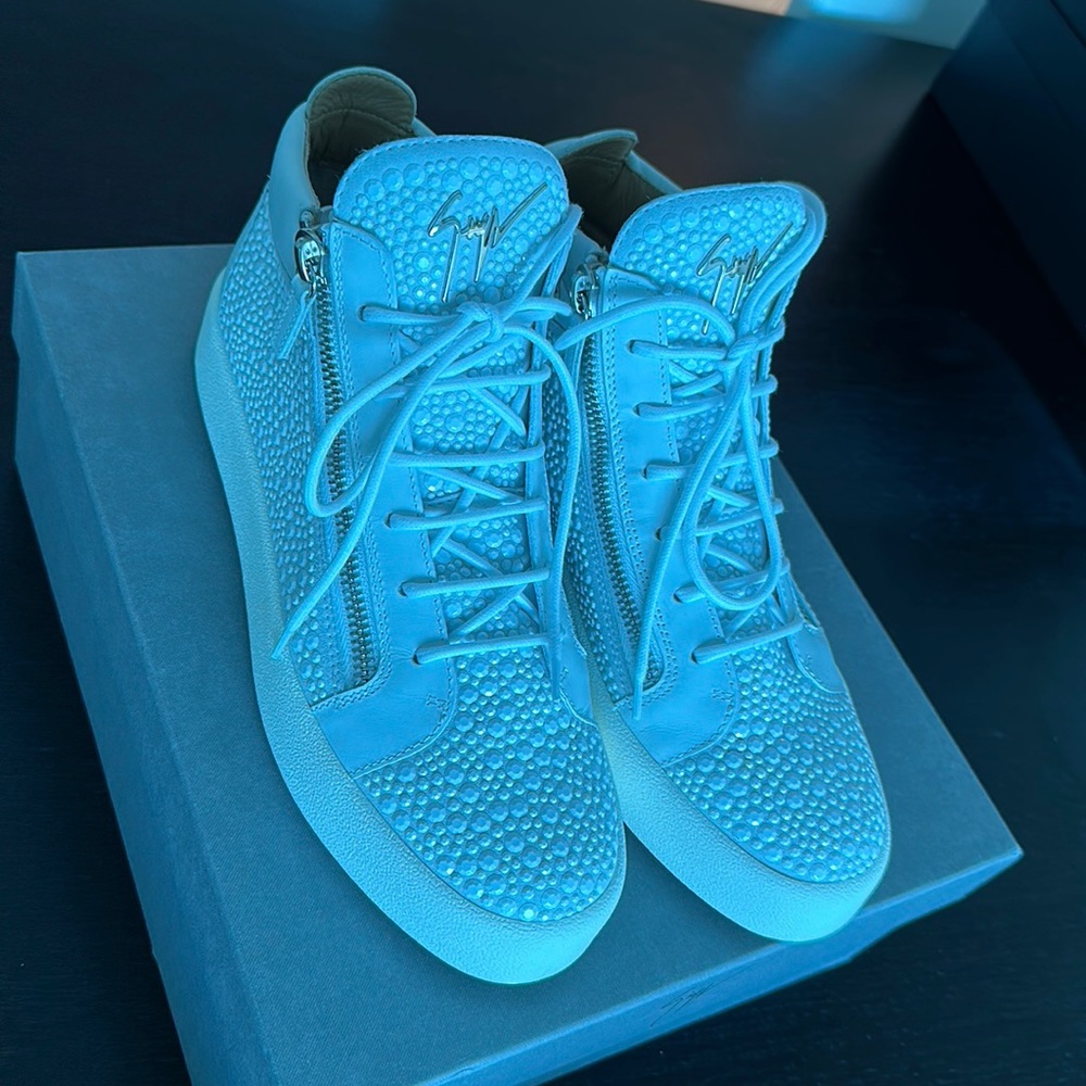 Giuseppe Zanotti “RM90003 BIANCO” leather dressy shoes in size 11.